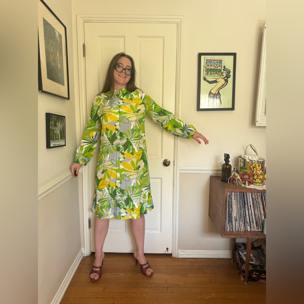 70s Vintage Green White and Yellow Daisy Floral Shirt Dress